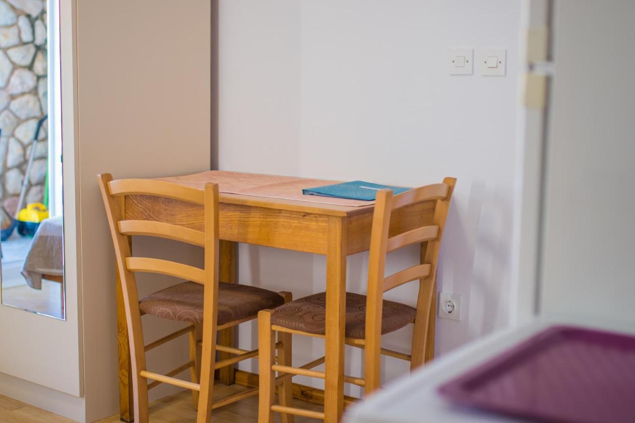 Apartmani Villa Kalinic 奈维斯 外观 照片