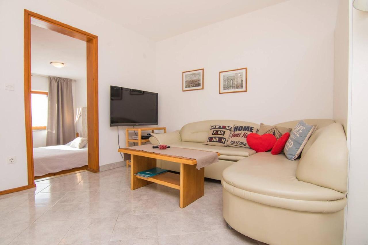 Apartmani Villa Kalinic 奈维斯 外观 照片