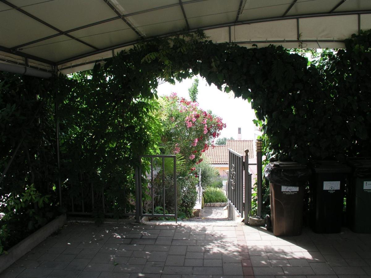 Apartmani Villa Kalinic 奈维斯 外观 照片