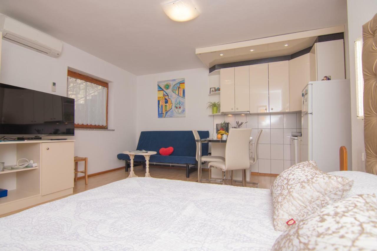 Apartmani Villa Kalinic 奈维斯 外观 照片